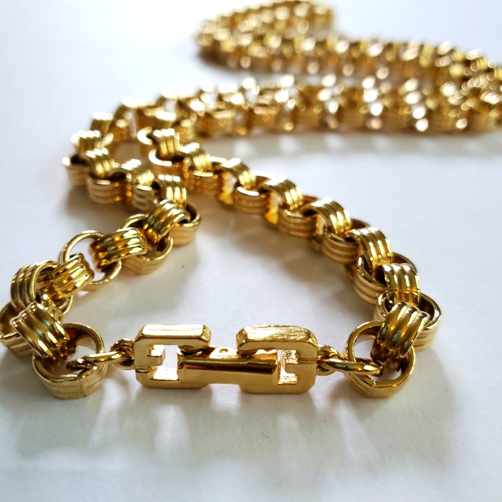 Vintage 80's 90's Replica Givenchy Thick Link Chain Necklace